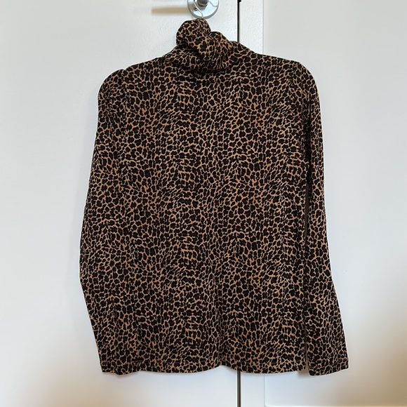 Leopard Turtleneck - Picture 2 of 2
